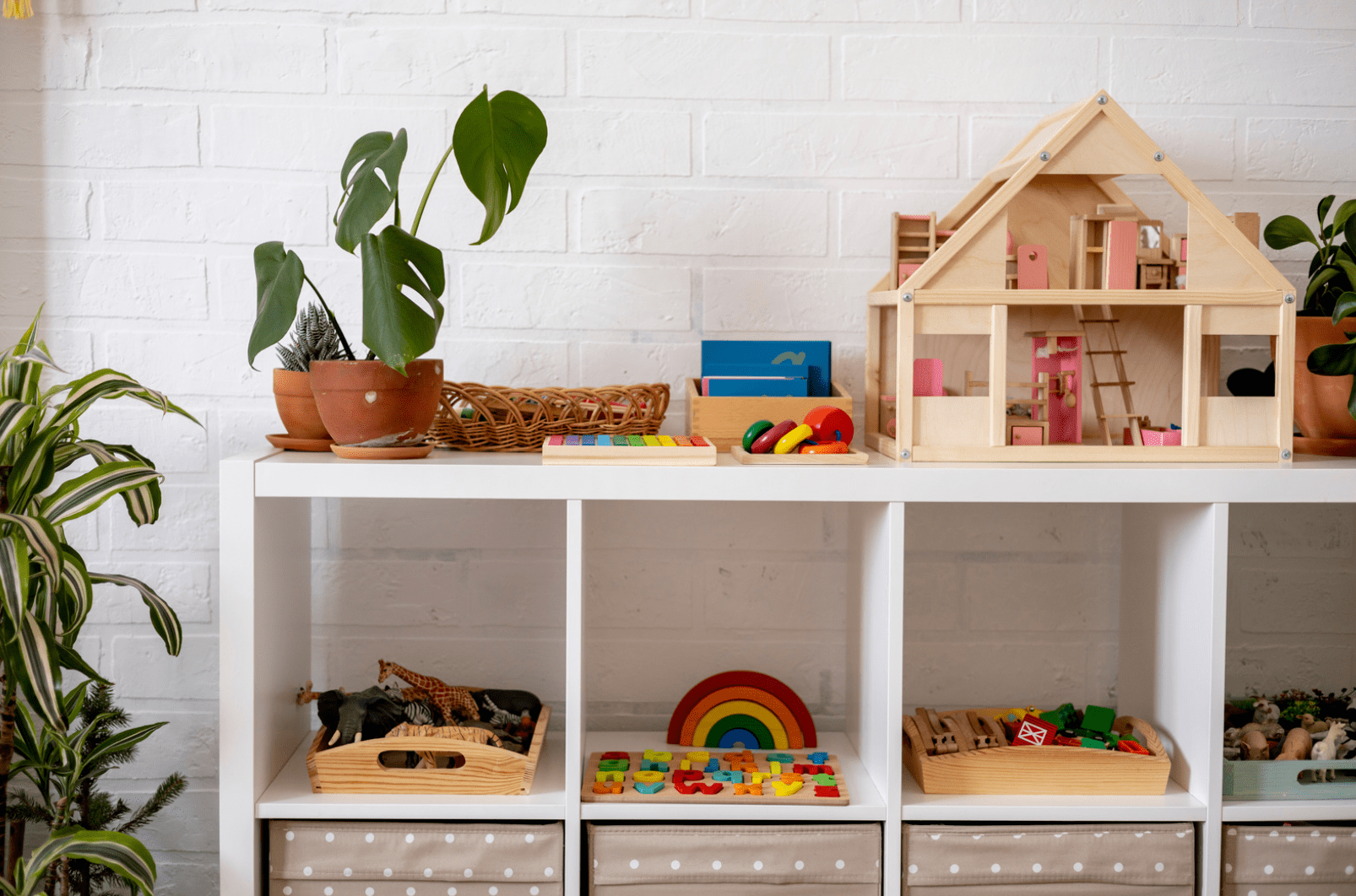 Mindful New Year's Habits. Mindful sustainable habits. Mindful Parenting tip. Mindful and sustainable habits for the New Year. Small eco-friendly habits that make a big impact. New Year habits for mindful families. How to make sustainable changes as a busy parent. Simple mindful routines for parents and kids. Family-friendly sustainable New Year ideas. Easy intentional living habits for families. How to start living more mindfully in the new year.